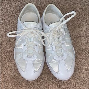 nfinity cheer shoes